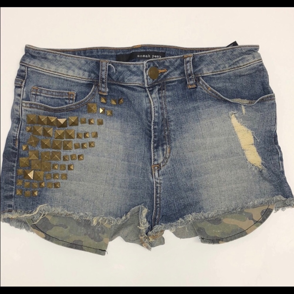 Sneak Peek Shorts-Stud Camo